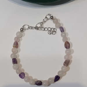 narukvica od ametista, narukvica od ružičastog kvarca, narukvica od prirodnih kristala, narukvica za srčanu čakru, narukvica za meditaciju, kamen ljubavi, kamen mira, ručno rađena narukvica, nakit s pričom, MelAureus by Melanija Maružin