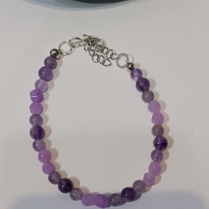 Narukvica od ametista – ručno rađeni nakit s značenjem. Kristal mira, zaštite i intuicije. Unikatni komad MelAureus by Melanija Maružin.